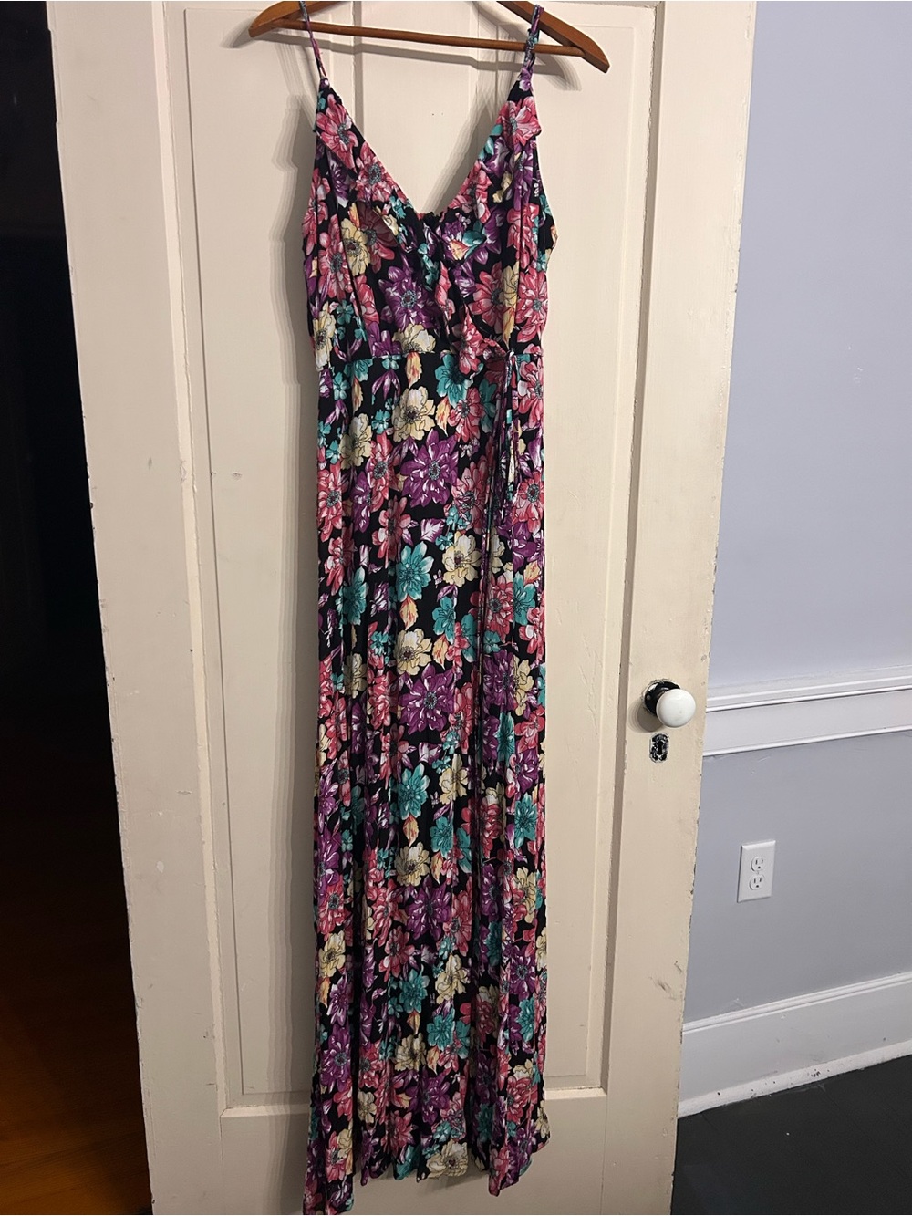 Olivia Grey Floral Maxi Wrap Dress Large Black Pink Purple Ruffle Sleeveless